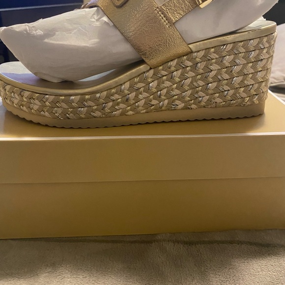 Michael Kors Pale Gold Aubrey Wedges - Picture 3 of 7